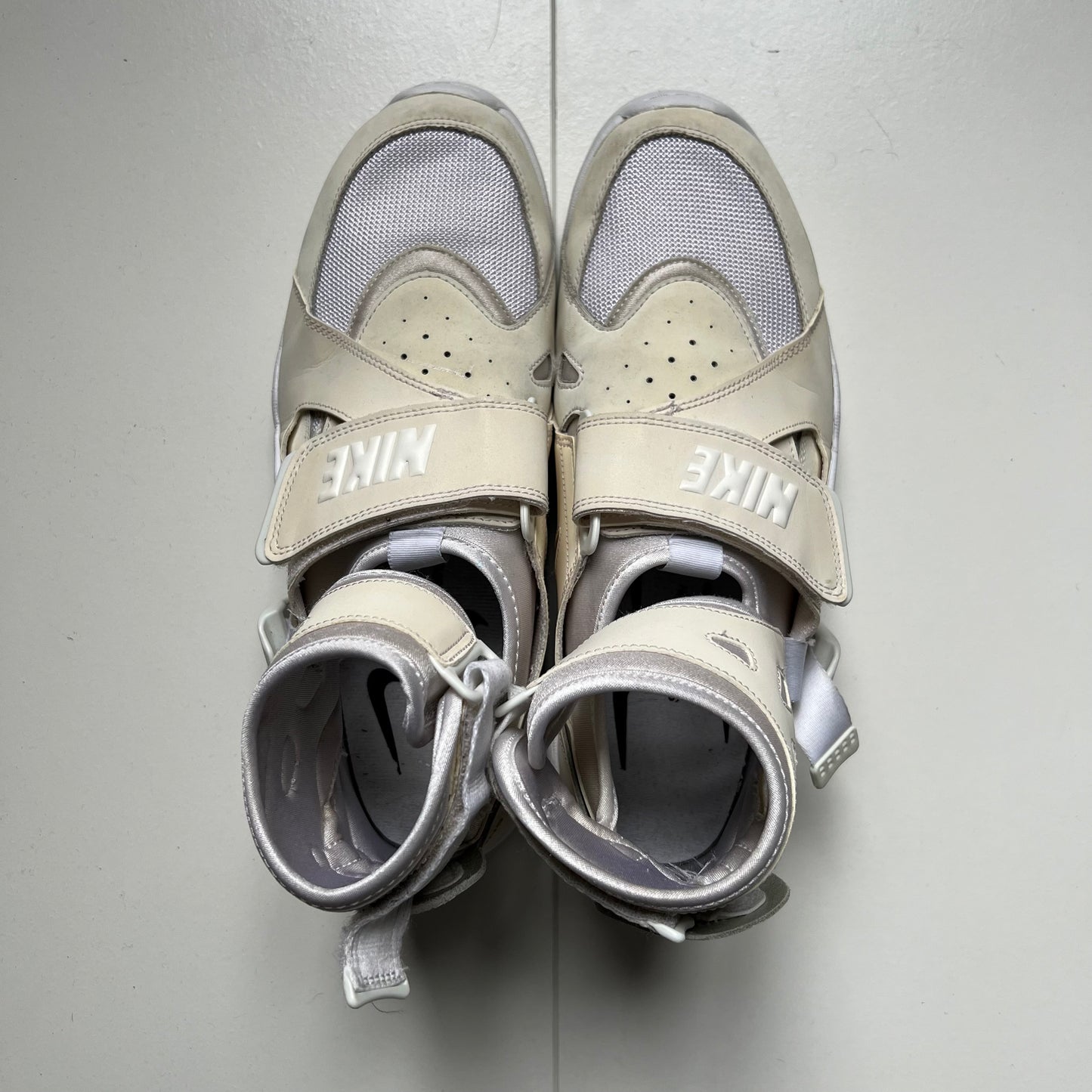 Carnivore CDG White • 44