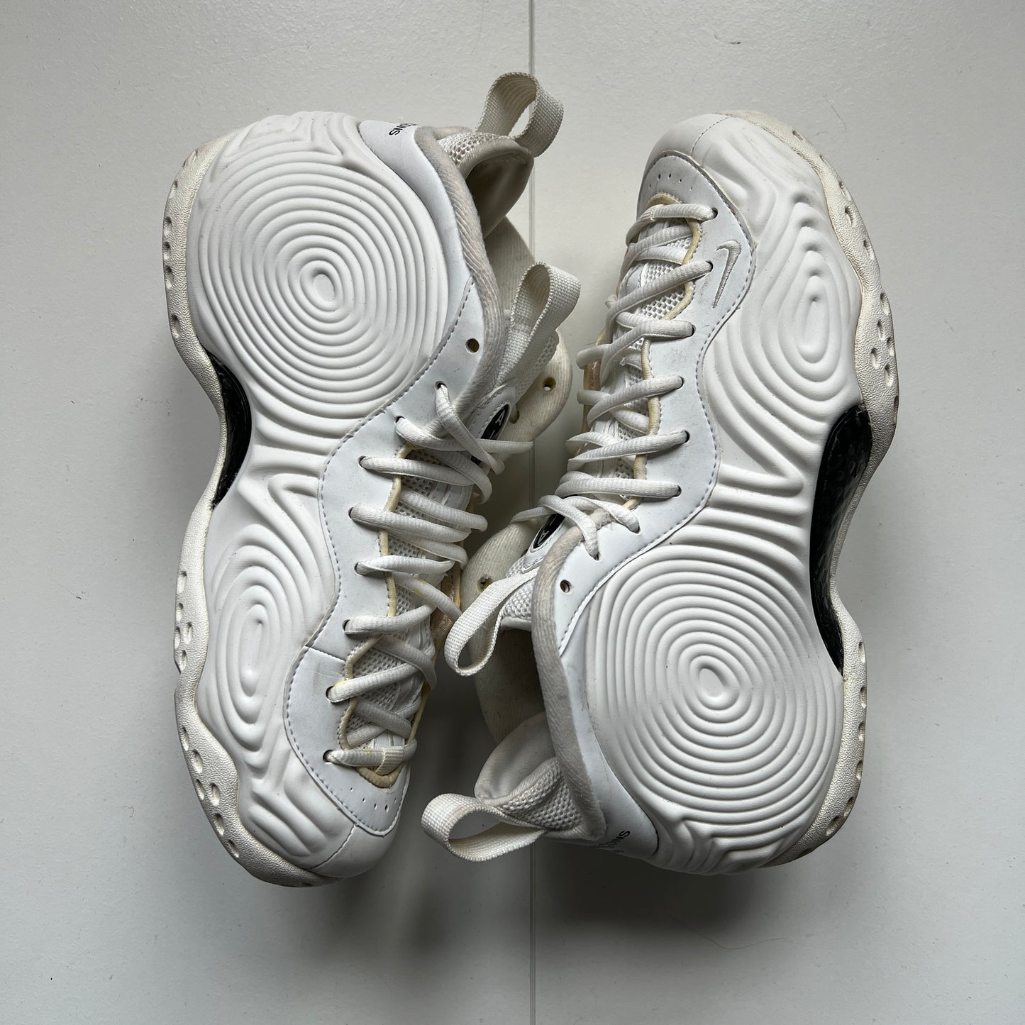 Foamposite Cdg White • 42,5