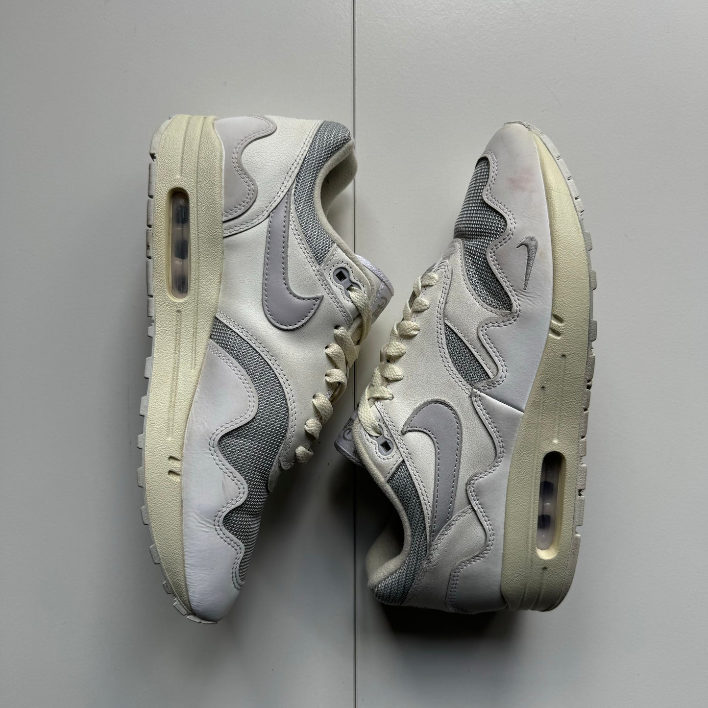 Air Max 1 Patta White • 43