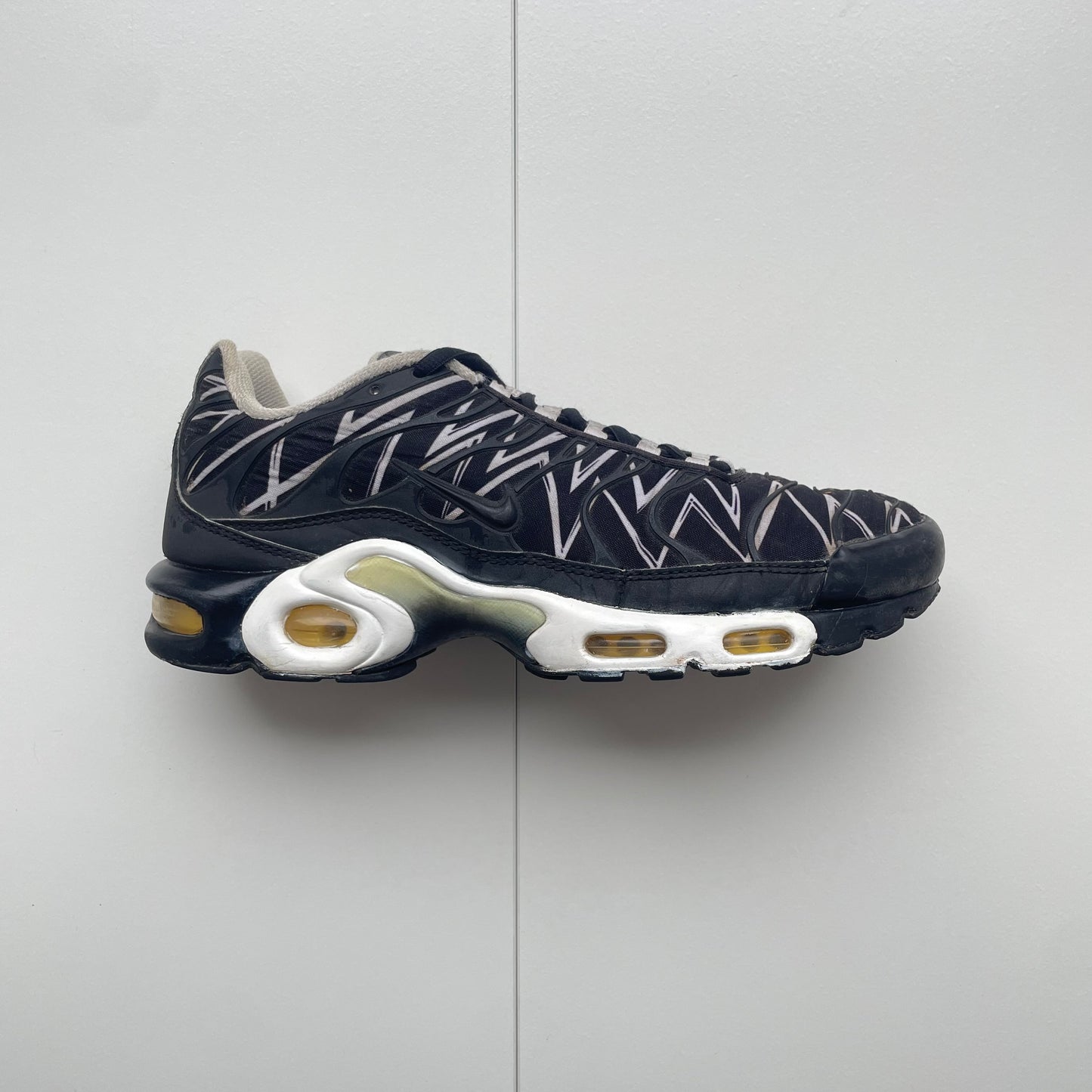 Air max plus « The shark » • 40