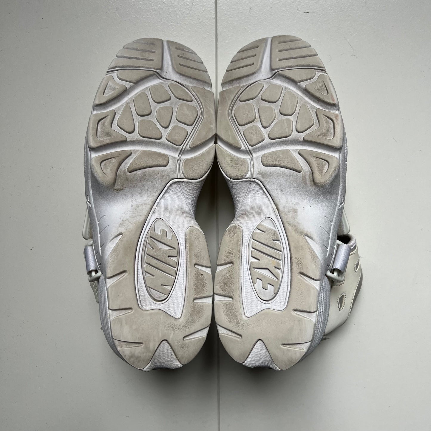 Carnivore CDG White • 44
