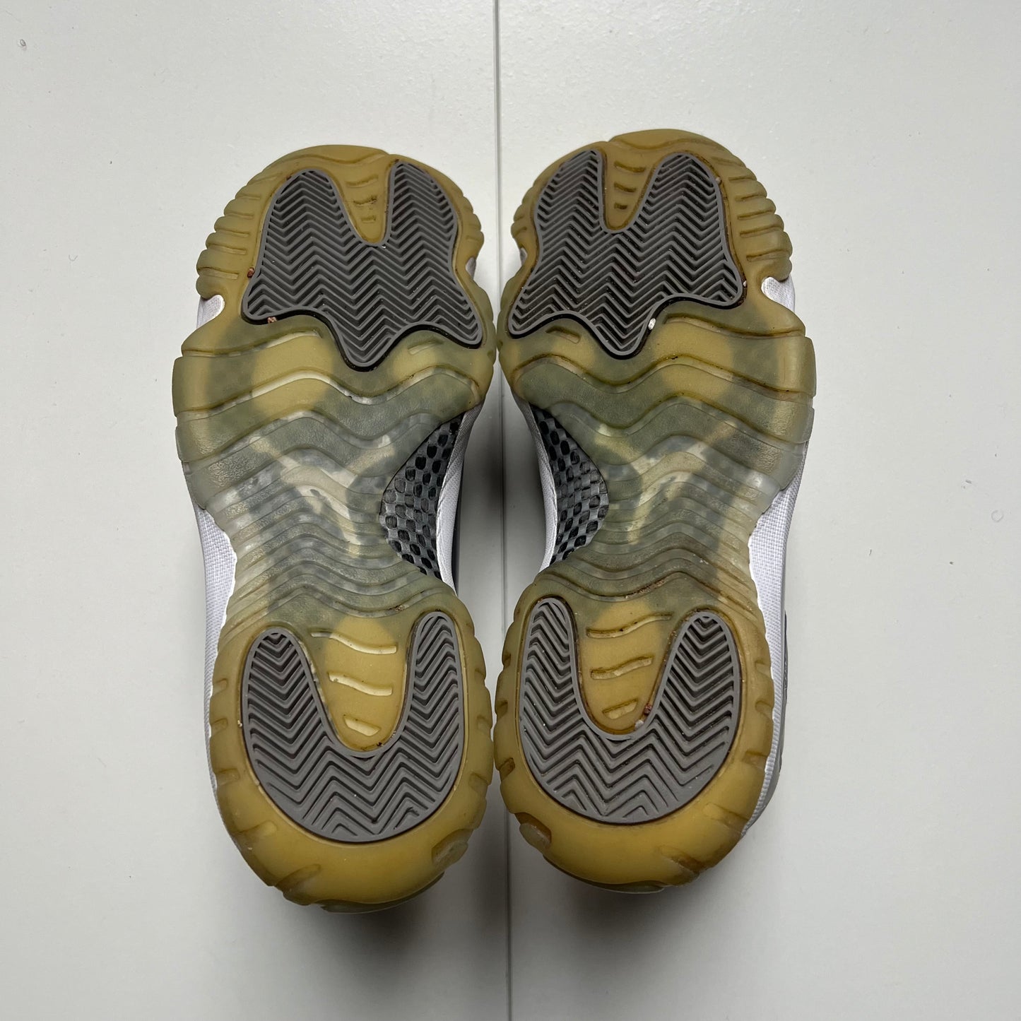 Jordan 11 Cool grey • 42