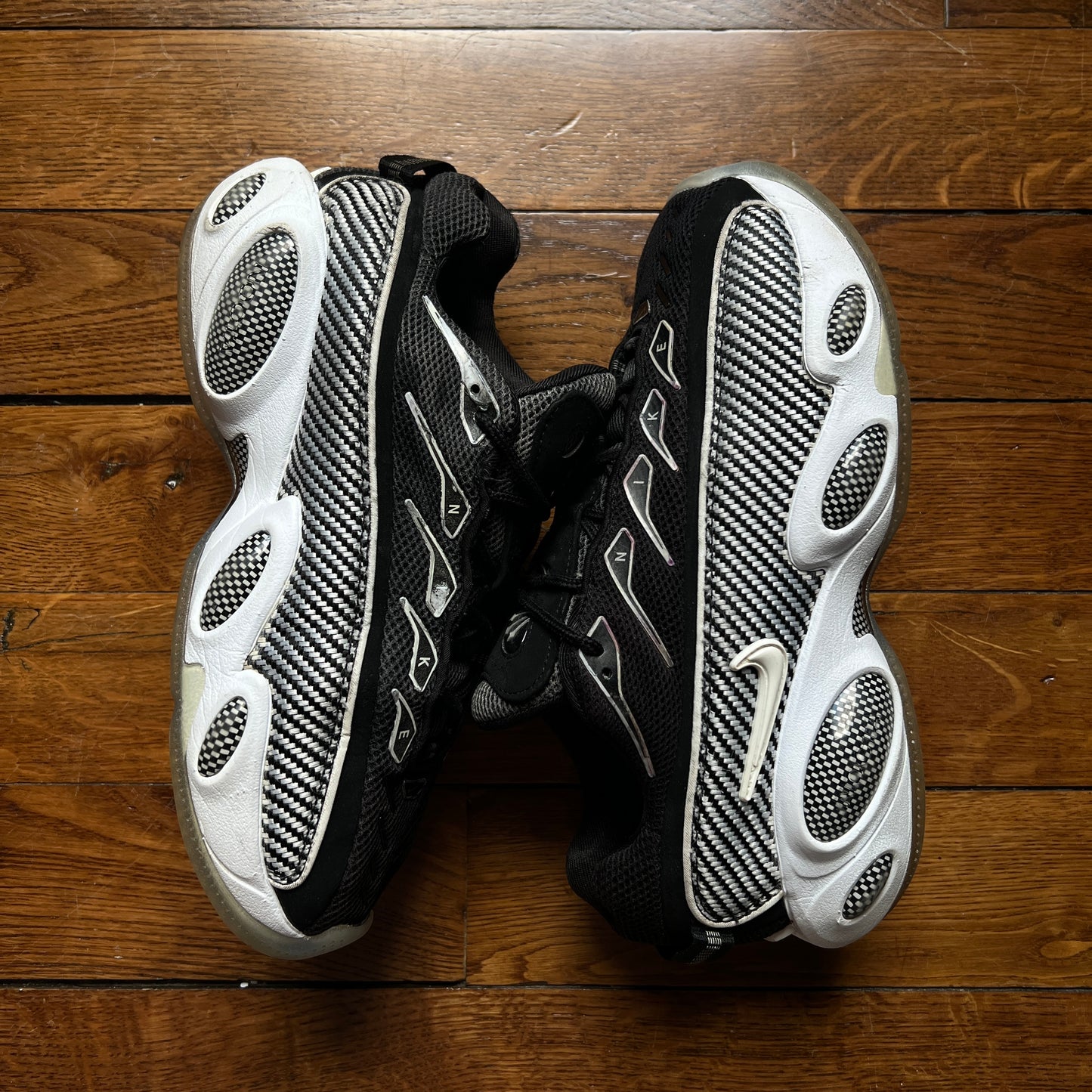 Nocta Glide Black/White • 42