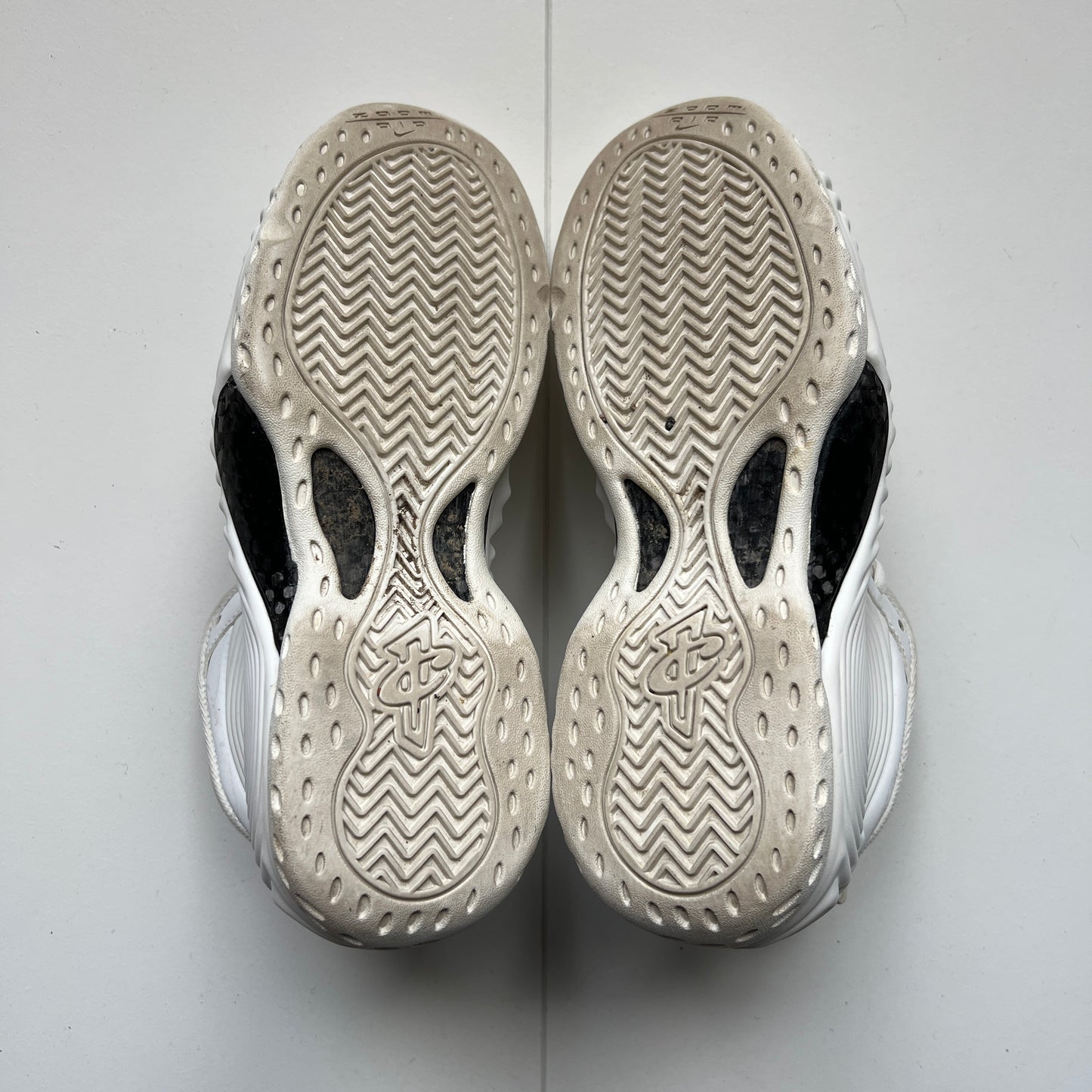 Foamposite Cdg White • 42,5