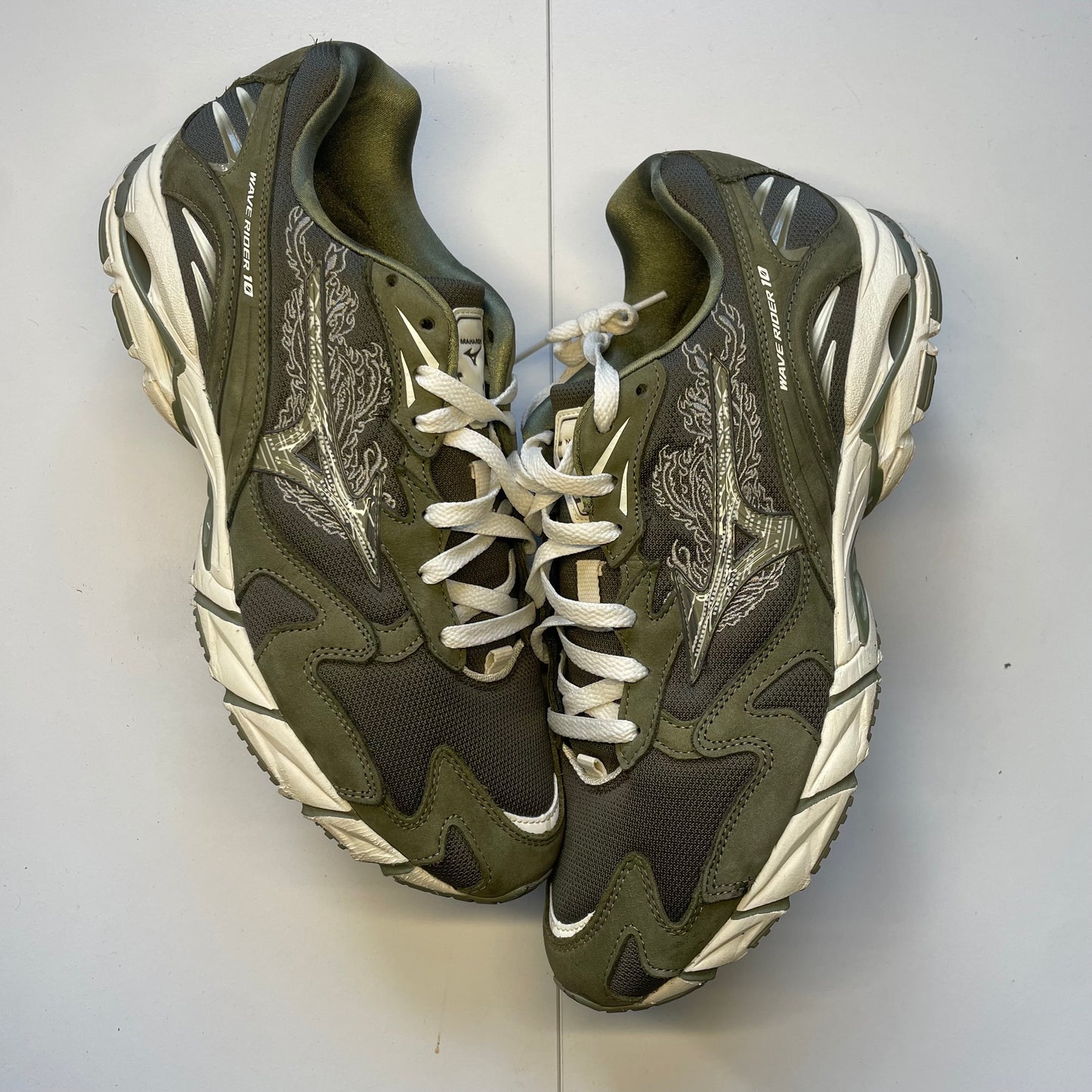 Mizuno X Maharishi Wave Rider 10 • 46
