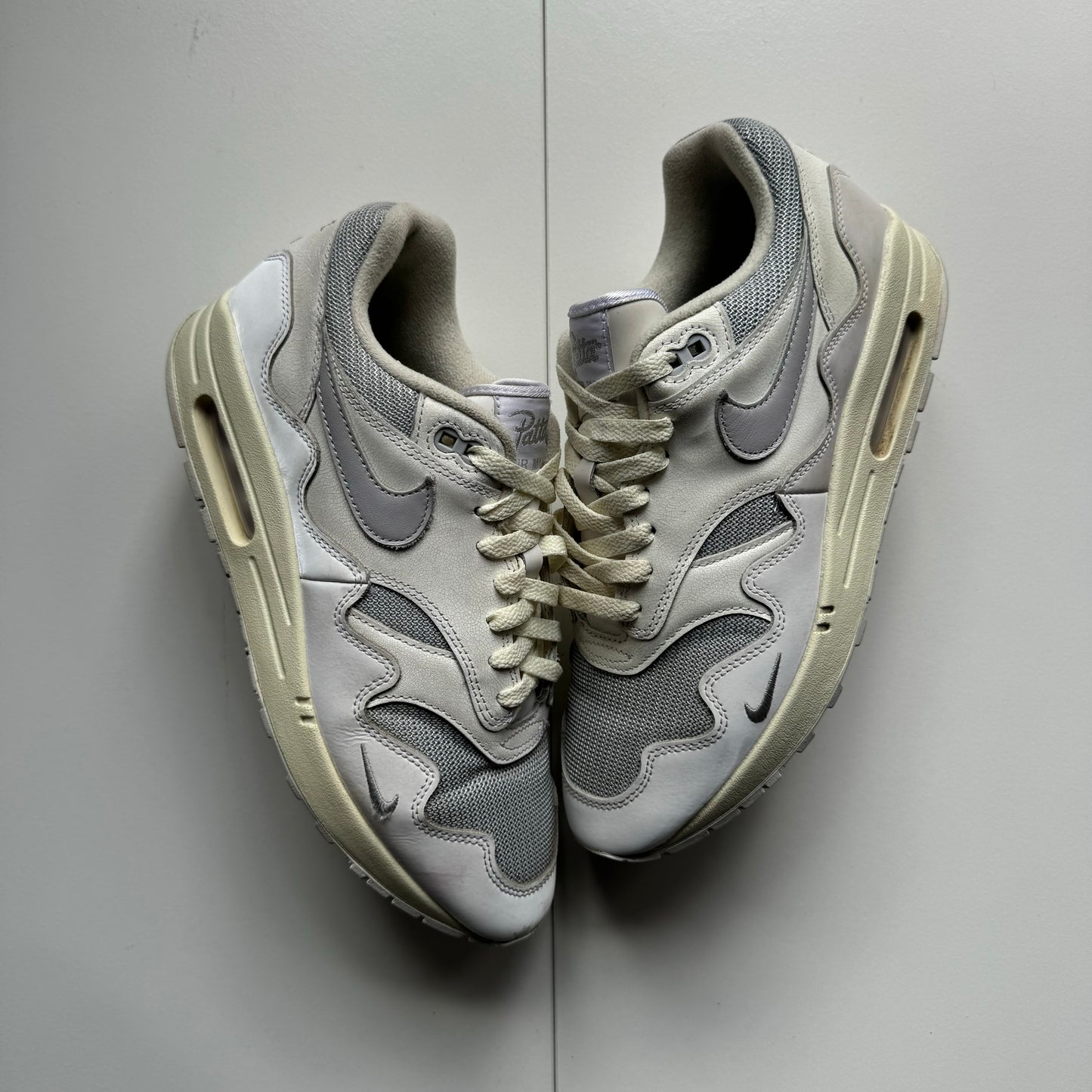 Air max 1 Patta White • 43