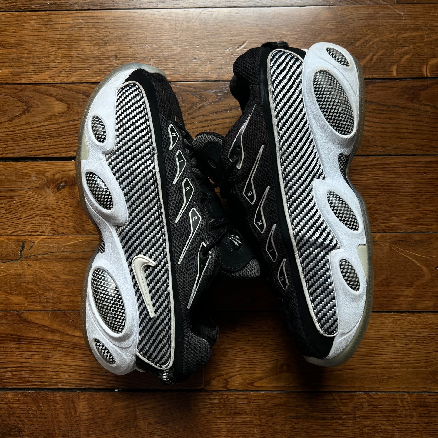 Nocta Glide Black/White • 42