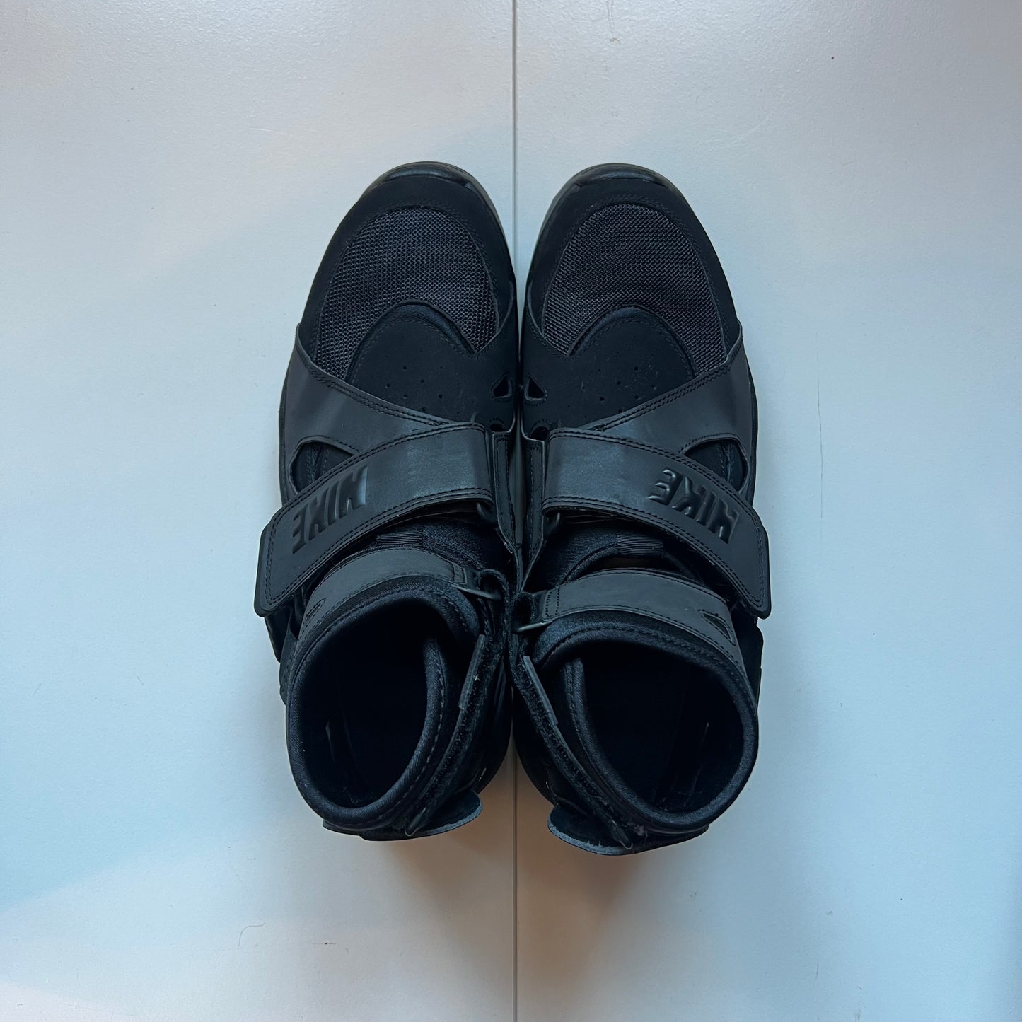 Carnivore CDG Black • 44