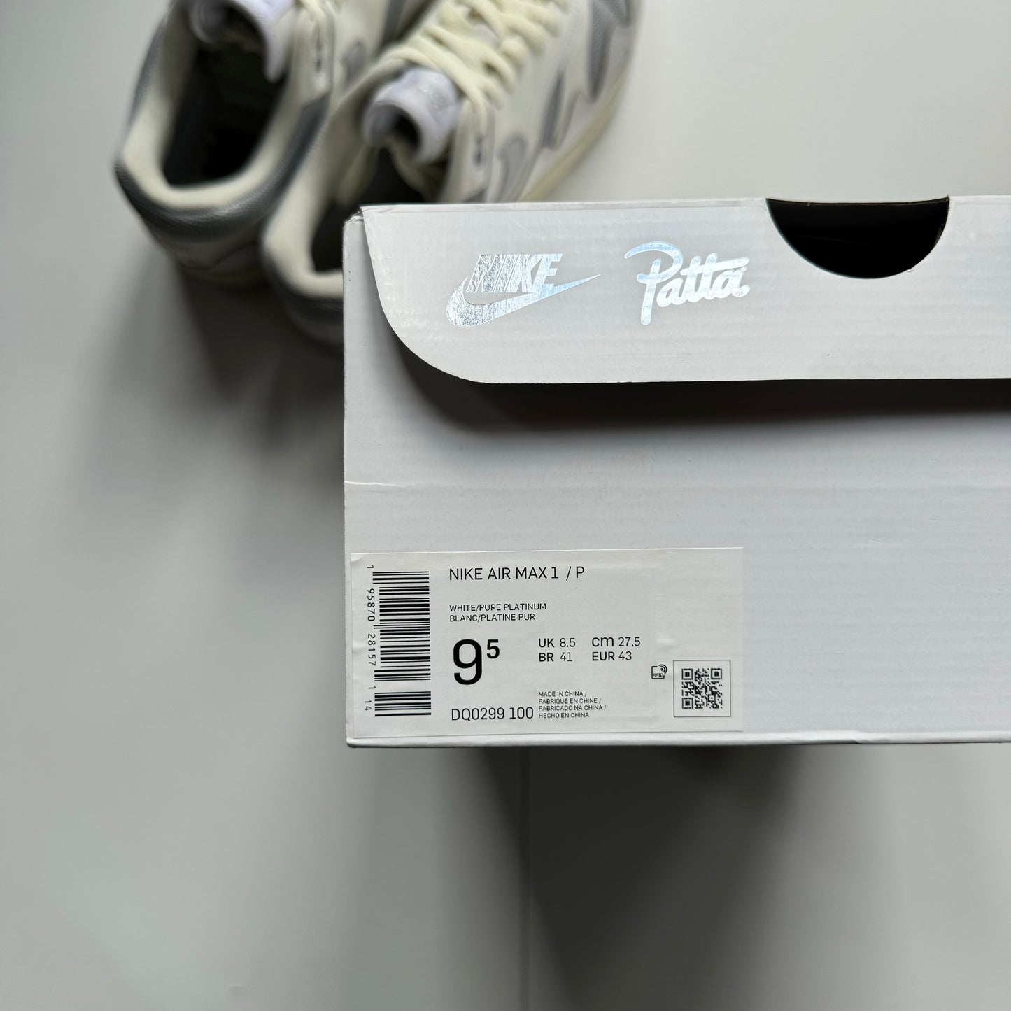 Air max 1 Patta White • 43