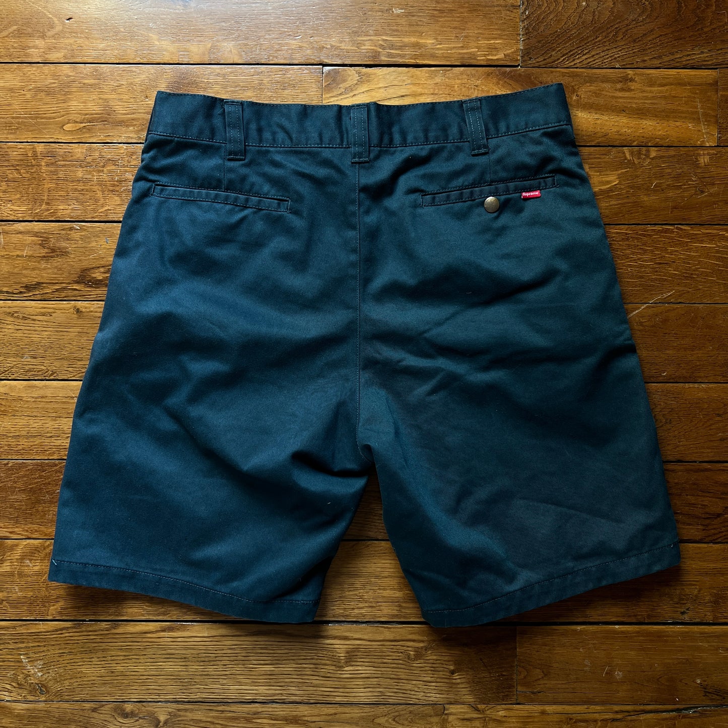 Short Supreme • (32)